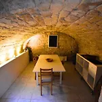 Family House Апартаменты *