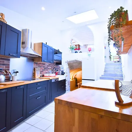Family House Apartman Chambly
